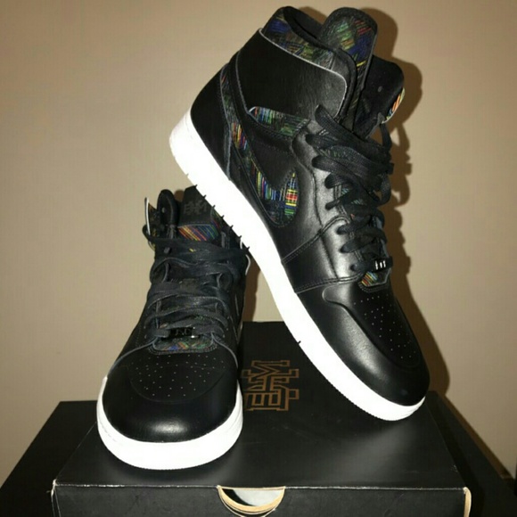 Air Jordan Retro 1 - Picture 1 of 8